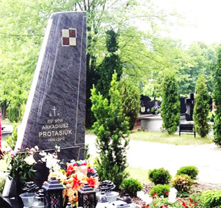 Remains from the grave of Captain Arkadiusz Protasiuk exhumed.