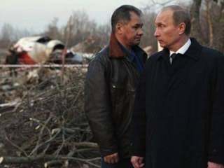 Shoigu & Putin at Smolensk crash site.