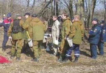 Polish President's Plane Crash: Spetsnaz units at the crash site around 1:00 P.M.
